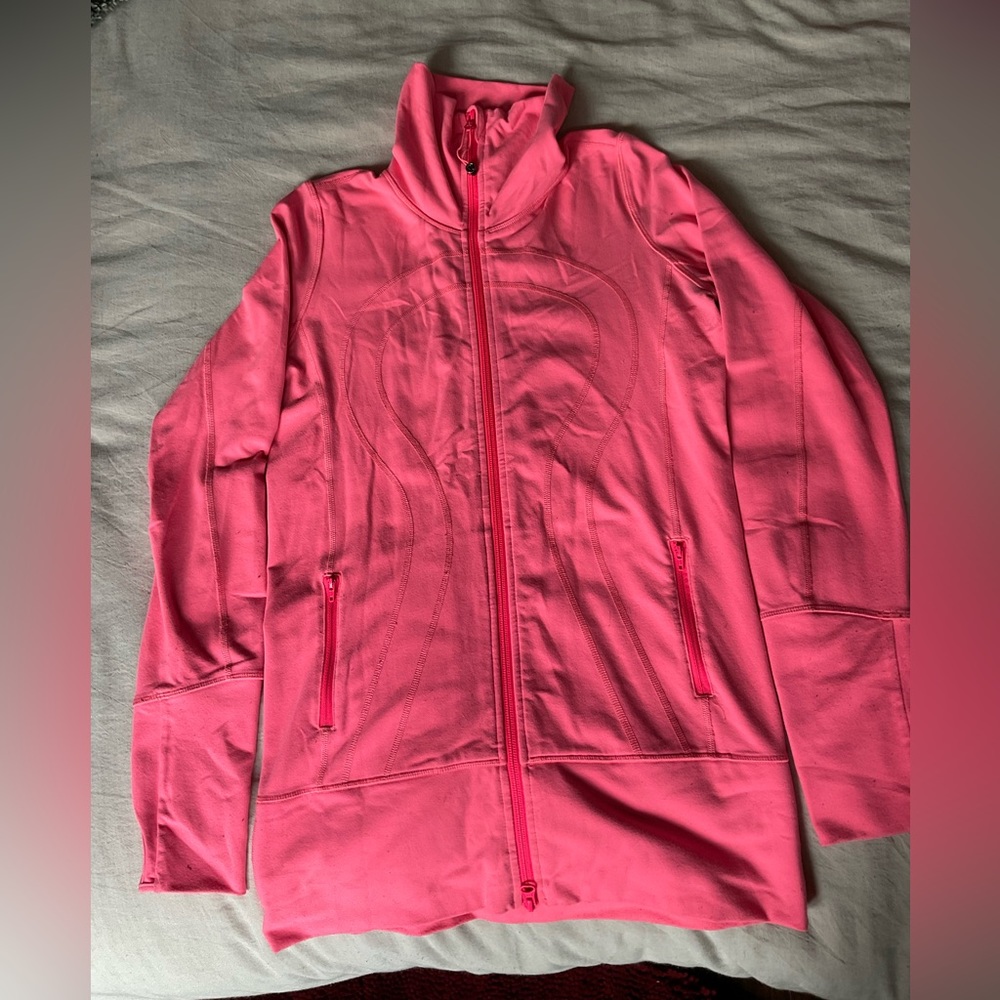 Lululemon define jacket with thumb holes size 6 (used)